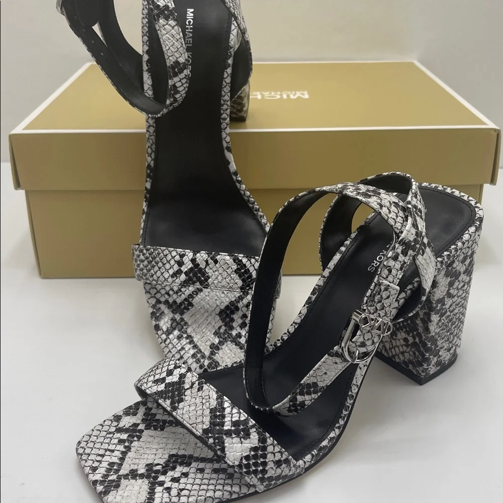 Michael Kors MERRIAM BLOCK HEEL
LEATHER
40S5MMHS1E Aluminum High Heels Snakeskin - Picture 15 of 16